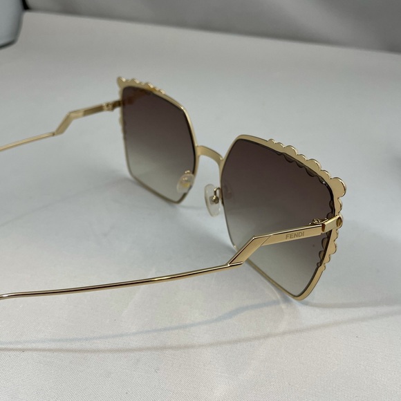 FENDI SUNGLASSES! - Picture 11 of 12